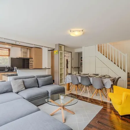 Superbe Maison 8p - A Proximite De Chessy (Seine-et-Marne)