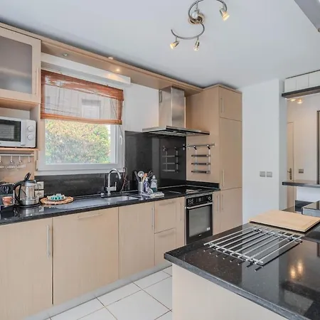 Superbe Maison 8p - A Proximite De Villa *