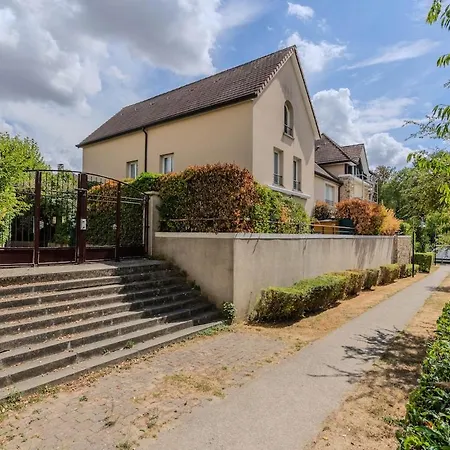 Superbe Maison 8p - A Proximite De *